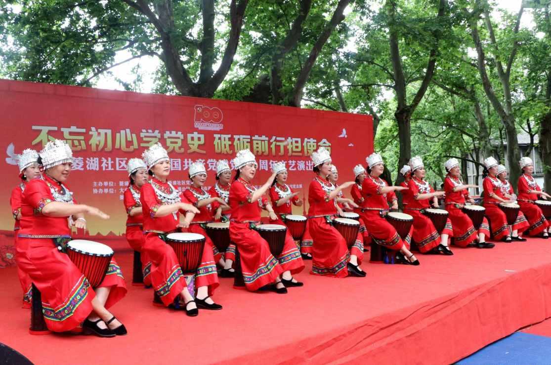 邹敏代表：加强推进青少年心理服务体系建设